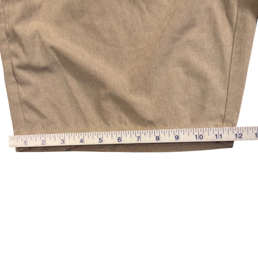TravisMathew Mens Golf Shorts Tan Khaki Performance Stretch Size 40 - Picture 7 of 10